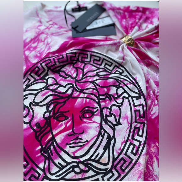 Authentic NEW Versace shirt💖 - Picture 5 of 10